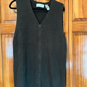 Elizabeth Liz Clairborne Size 1 Olive green sweater vest